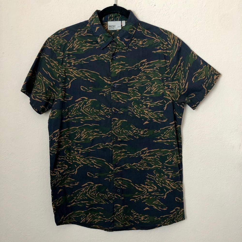 WeSC Camo Button Down Short Sleeve Medium